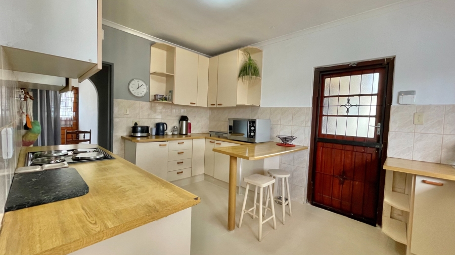 4 Bedroom Property for Sale in Dobson Western Cape